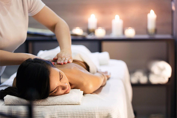 massage là dịch vụ ở hầu hết spa