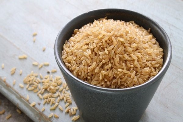 100g gạo lứt chứa khoảng 345 kcal