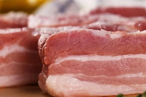 100 gam thịt heo cung cấp 239 calo